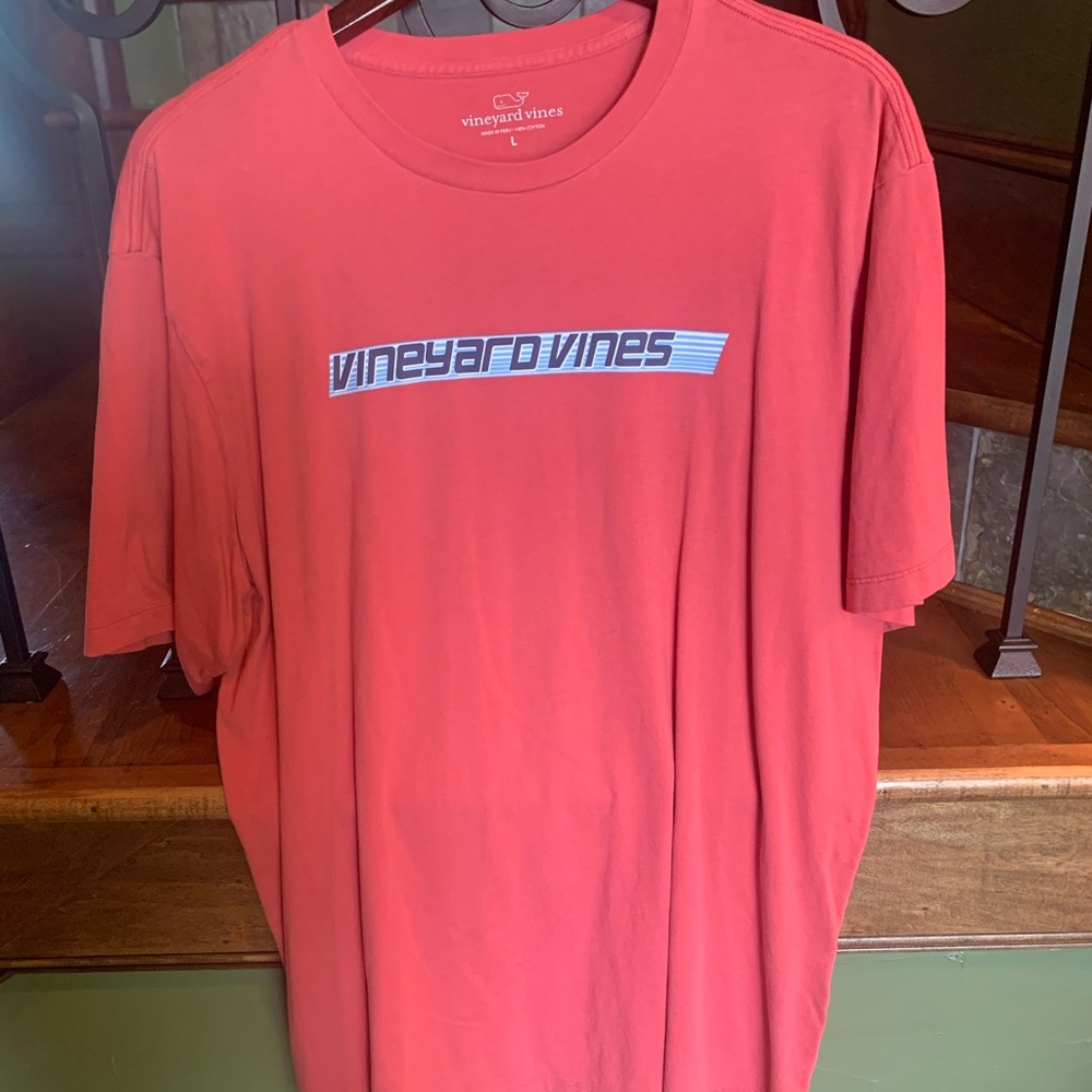 Vineyard Vines t-shirt, size large